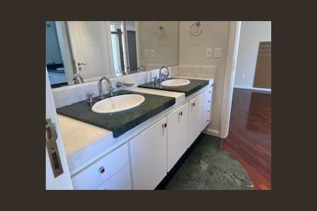 Casa à venda com 262m², 4 quartos e 2 vagas