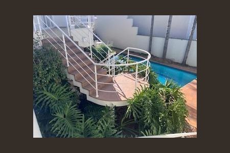 Casa à venda com 262m², 4 quartos e 2 vagas