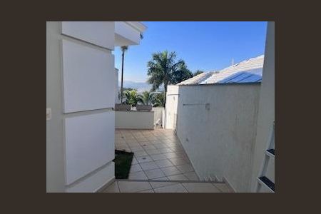 Casa à venda com 262m², 4 quartos e 2 vagas