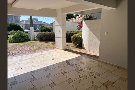 Casa à venda com 262m², 4 quartos e 2 vagas