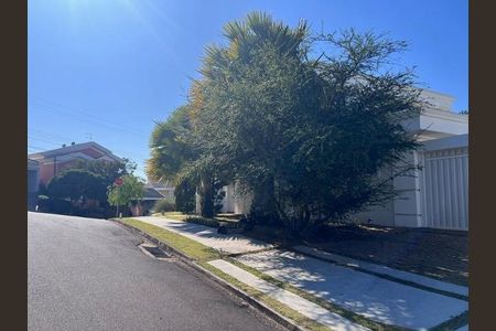 Casa à venda com 262m², 4 quartos e 2 vagas