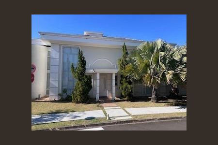 Casa à venda com 262m², 4 quartos e 2 vagas