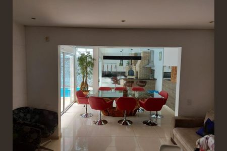 Casa à venda com 5 quartos, 363m² em Vila Albertina, São Paulo