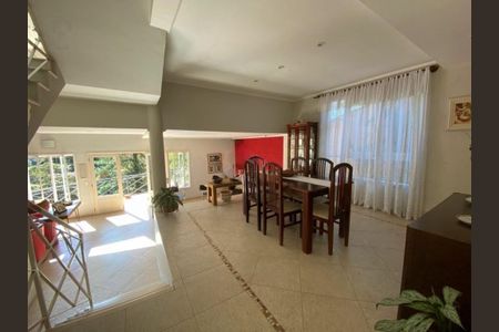 Casa à venda com 300m², 4 quartos e 4 vagas