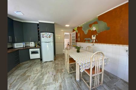 Casa à venda com 300m², 4 quartos e 4 vagas