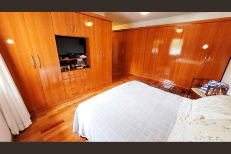 Casa à venda com 4 quartos, 488m² em Jardim Sao Bento, São Paulo