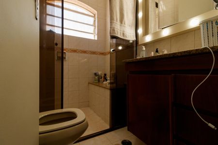 Casa à venda com 111m², 3 quartos e 2 vagasBanheiro da Suíte