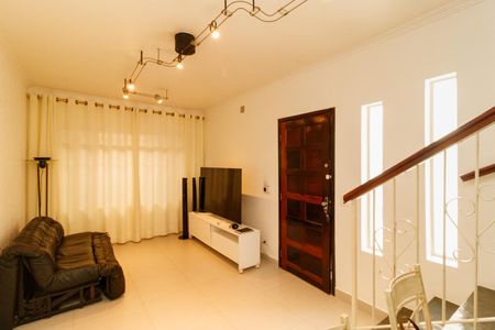 Casa à venda com 111m², 3 quartos e 2 vagasSala