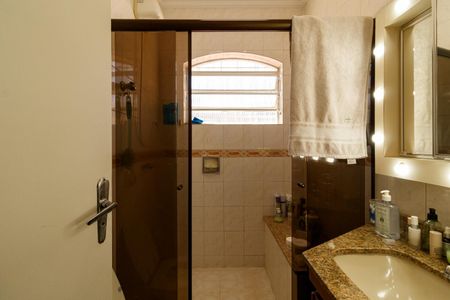 Casa à venda com 111m², 3 quartos e 2 vagasBanheiro da Suíte