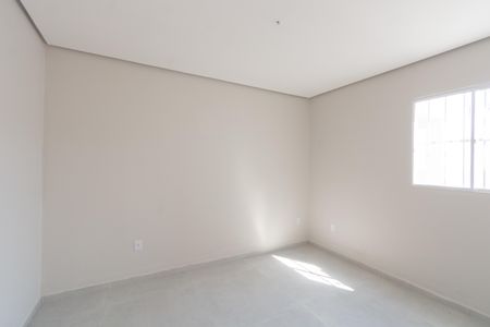 Casa à venda com 57m², 2 quartos e 1 vaga