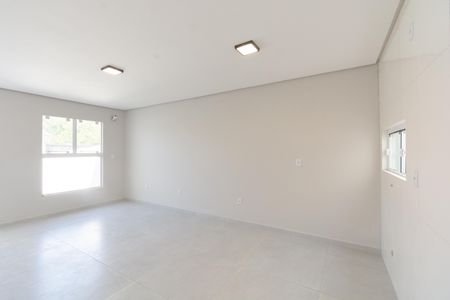 Casa à venda com 57m², 2 quartos e 1 vaga