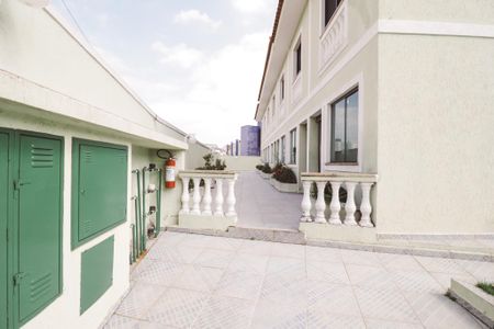Casa para alugar com 72m², 2 quartos e 2 vagas Casa para alugar com 72m², 2 quartos e 2 vagasEntrada