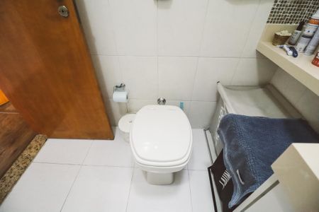 Casa para alugar com 72m², 2 quartos e 2 vagas Casa para alugar com 72m², 2 quartos e 2 vagasBanheiro