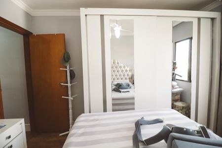 Casa para alugar com 72m², 2 quartos e 2 vagas Casa para alugar com 72m², 2 quartos e 2 vagasQuarto 1