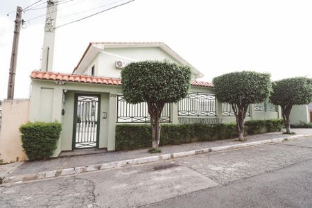Fachada do Prédio de casa para alugar com 2 quartos, 72m² em Vila Romero, São Paulo