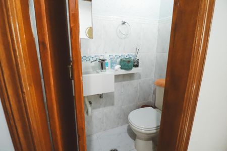 Casa para alugar com 72m², 2 quartos e 2 vagas Casa para alugar com 72m², 2 quartos e 2 vagasLavabo