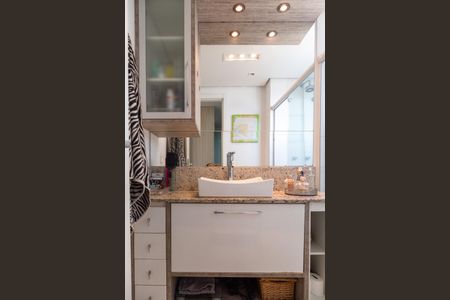 Apartamento à venda com 124m², 3 quartos e 2 vagasBanheiro do Quarto 1 suíte