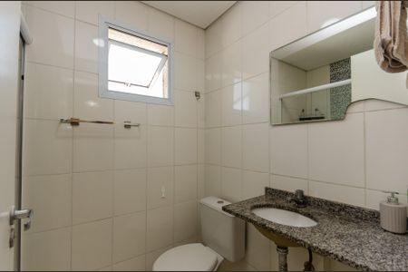 Banheiro de apartamento para alugar com 1 quarto, 36m² em Parque Anhanguera, São Paulo