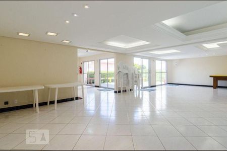 Apartamento à venda com 6m², 3 quartos e 1 vaga Apartamento à venda com 6m², 3 quartos e 1 vagaÁrea comum - Salão de festas
