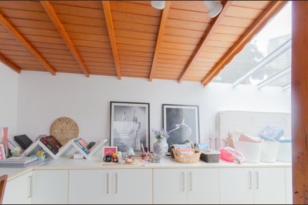 Casa à venda com 260m², 4 quartos e 2 vagasEscritório