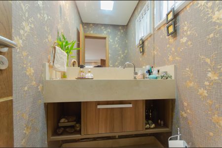 Casa à venda com 260m², 4 quartos e 2 vagasLavabo