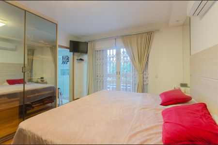 Casa à venda com 260m², 4 quartos e 2 vagasSuíte 2