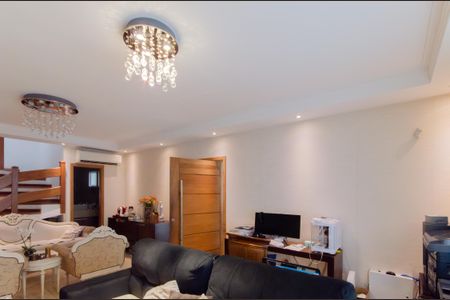 Casa à venda com 260m², 4 quartos e 2 vagasSala