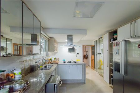 Casa à venda com 260m², 4 quartos e 2 vagasCozinha