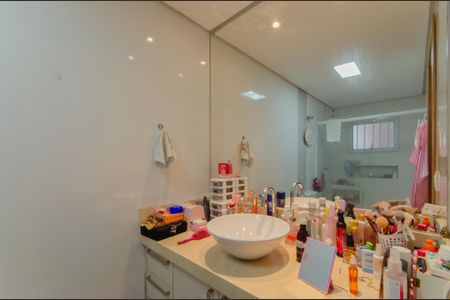 Casa à venda com 260m², 4 quartos e 2 vagasBanheiro da Suíte 1