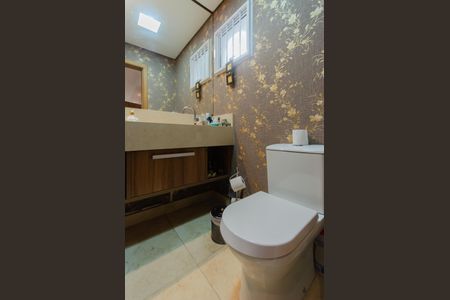 Casa à venda com 260m², 4 quartos e 2 vagasLavabo