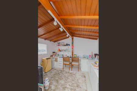 Casa à venda com 260m², 4 quartos e 2 vagasEscritório
