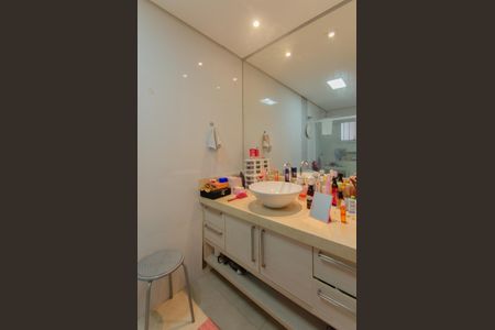 Casa à venda com 260m², 4 quartos e 2 vagasBanheiro da Suíte 1
