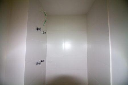 Banheiro de kitnet/studio à venda com 1 quarto, 24m² em Vila Congonhas, São Paulo