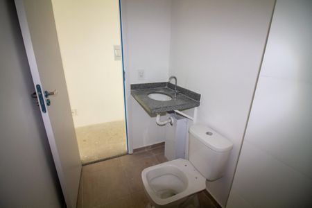 Banheiro de kitnet/studio à venda com 1 quarto, 24m² em Vila Congonhas, São Paulo