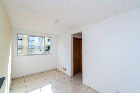 Sala de apartamento para alugar com 2 quartos, 47m² em Parada de Lucas, Rio de Janeiro