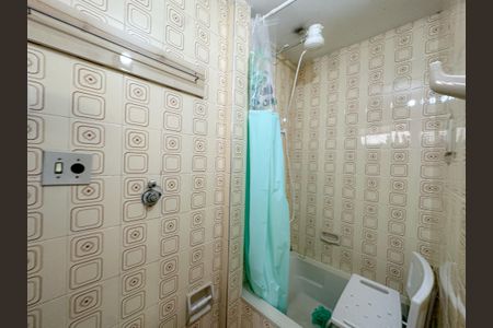 Casa para alugar com 217m², 4 quartos e 2 vagasBanheiro 1