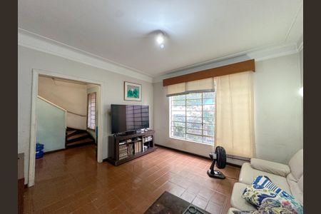 Casa para alugar com 217m², 4 quartos e 2 vagasSala
