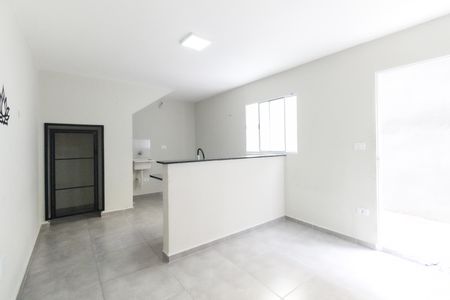 Casa para alugar com 39m², 2 quartos e 1 vaga Casa para alugar com 39m², 2 quartos e 1 vagaSala