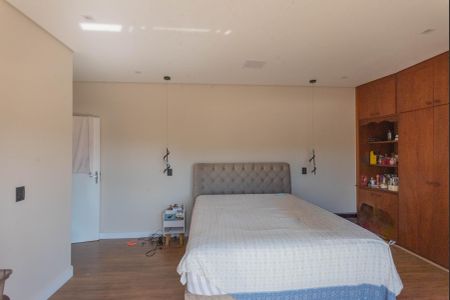 Casa para alugar com 294m², 4 quartos e 4 vagas Suíte 1