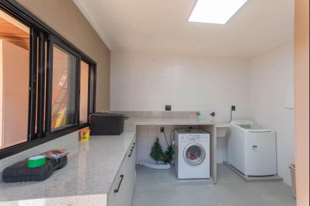 Casa para alugar com 294m², 4 quartos e 4 vagasÁrea de Serviço