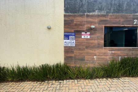 Casa de condomínio para alugar com 60m², 2 quartos e 2 vagas Casa de condomínio para alugar com 60m², 2 quartos e 2 vagasPlaca