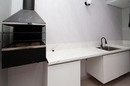 Casa de condomínio para alugar com 60m², 2 quartos e 2 vagas Casa de condomínio para alugar com 60m², 2 quartos e 2 vagasChurrasqueira