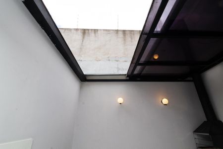 Casa de condomínio para alugar com 60m², 2 quartos e 2 vagas Casa de condomínio para alugar com 60m², 2 quartos e 2 vagasTeto Retrátil