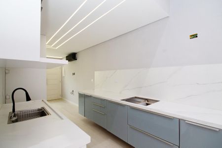 Casa de condomínio para alugar com 60m², 2 quartos e 2 vagas Casa de condomínio para alugar com 60m², 2 quartos e 2 vagasCozinha