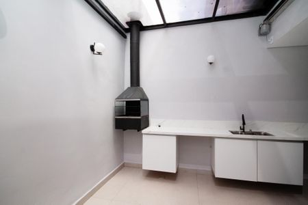 Casa de condomínio para alugar com 60m², 2 quartos e 2 vagas Casa de condomínio para alugar com 60m², 2 quartos e 2 vagasChurrasqueira