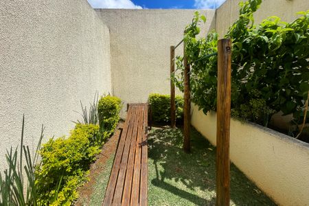 Casa de condomínio para alugar com 60m², 2 quartos e 2 vagas Casa de condomínio para alugar com 60m², 2 quartos e 2 vagasÁrea comum - Playground