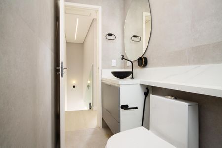 Casa de condomínio para alugar com 60m², 2 quartos e 2 vagas Casa de condomínio para alugar com 60m², 2 quartos e 2 vagasBanheiro