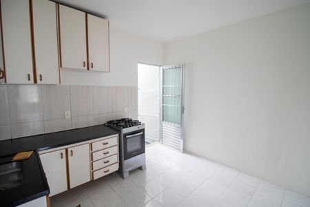 Casa para alugar com 118m², 2 quartos e 3 vagas Casa para alugar com 118m², 2 quartos e 3 vagasCOZINHA