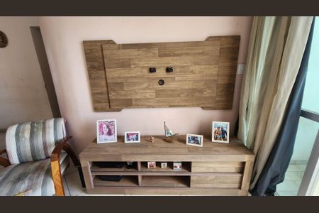 Apartamento para alugar com 75m², 2 quartos e 1 vagaSala 