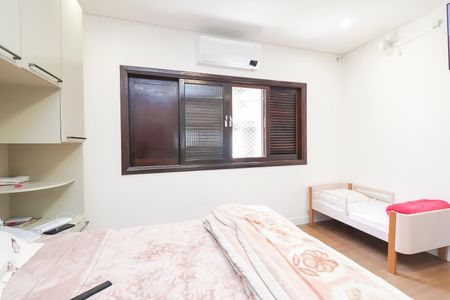 Casa à venda com 672m², 6 quartos e 2 vagasQuarto 1 - Suíte